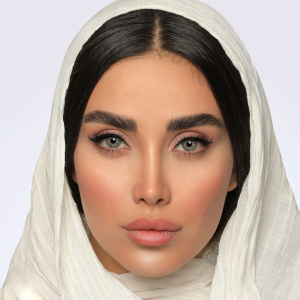 لنز رنگی ایفوریا زئوس، ترکیب طوسی رگه‌دار با جلوه‌ای منحصر‌به‌فرد