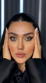 لنز رنگی ان کی لیو کافه