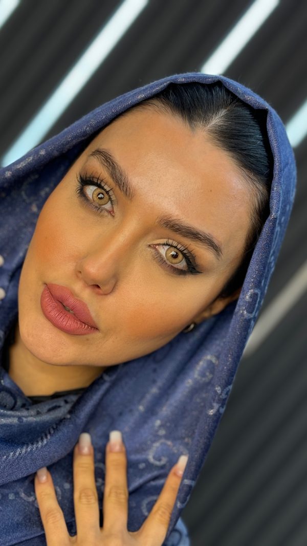 لنز رنگی لیزا مود هیزل با رنگ عسلی طلایی روشن