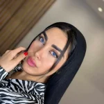 لنز آبی ویکتوریا دیوا ماوی برای تغییر جذاب رنگ چشم