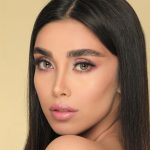 لنز ویکتوریا مدل مارون گرین با رنگی طبیعی و ترکیبی از سبز و عسلی