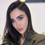 لنز رنگی مارون گرین Victoria با رنگ سبز عسلی طبیعی و جذاب