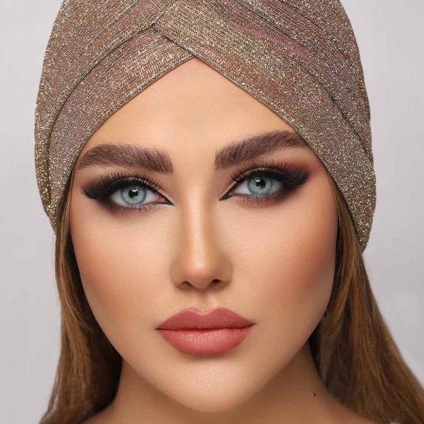 لنز سبز آبی ویکتوریا مدل Desi Green برای جلوه‌ای طبیعی و جذاب