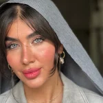 لنز رنگی ویکتوریا مدل دسی گری (Desi Gray) با ترکیب رنگ طوسی و سبز طبیعی