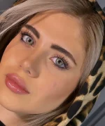 لنز رنگی ایفوریا مدل لنا گری (Euphoria Lena Gray)، طوسی سبز روشن با دور مشکی و بزرگنمایی