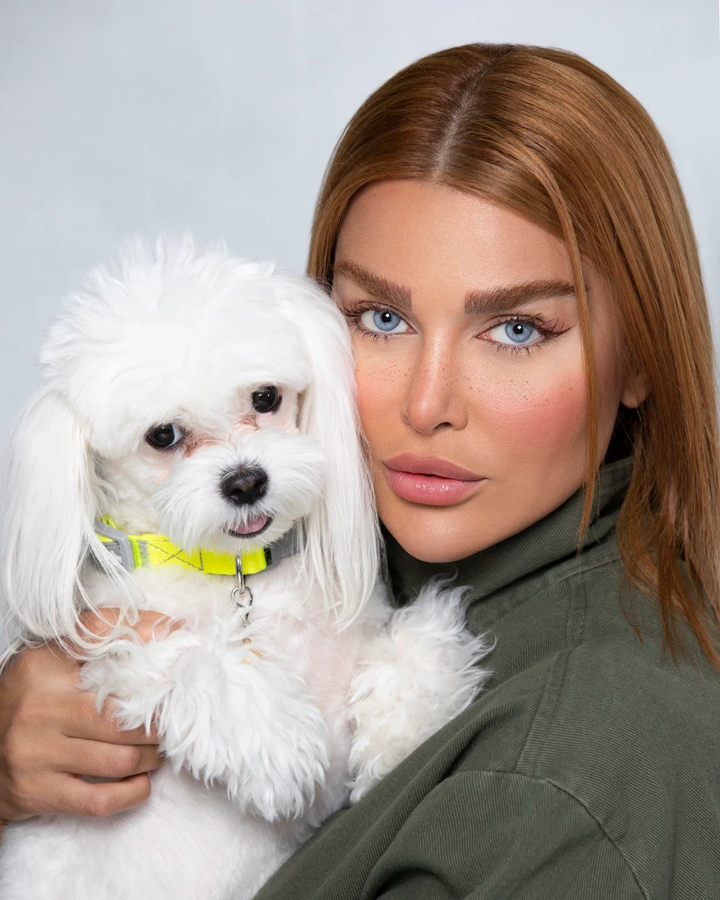 لنز آماندا پاستل بلو Amanda Pastel Blue با رنگ آبی روشن و طراحی بدون دور
