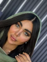 لنز رنگی لازورد مدل مجیک آیس Magic Ice با ترکیب طوسی سبز آبی روشن و دور ملایم