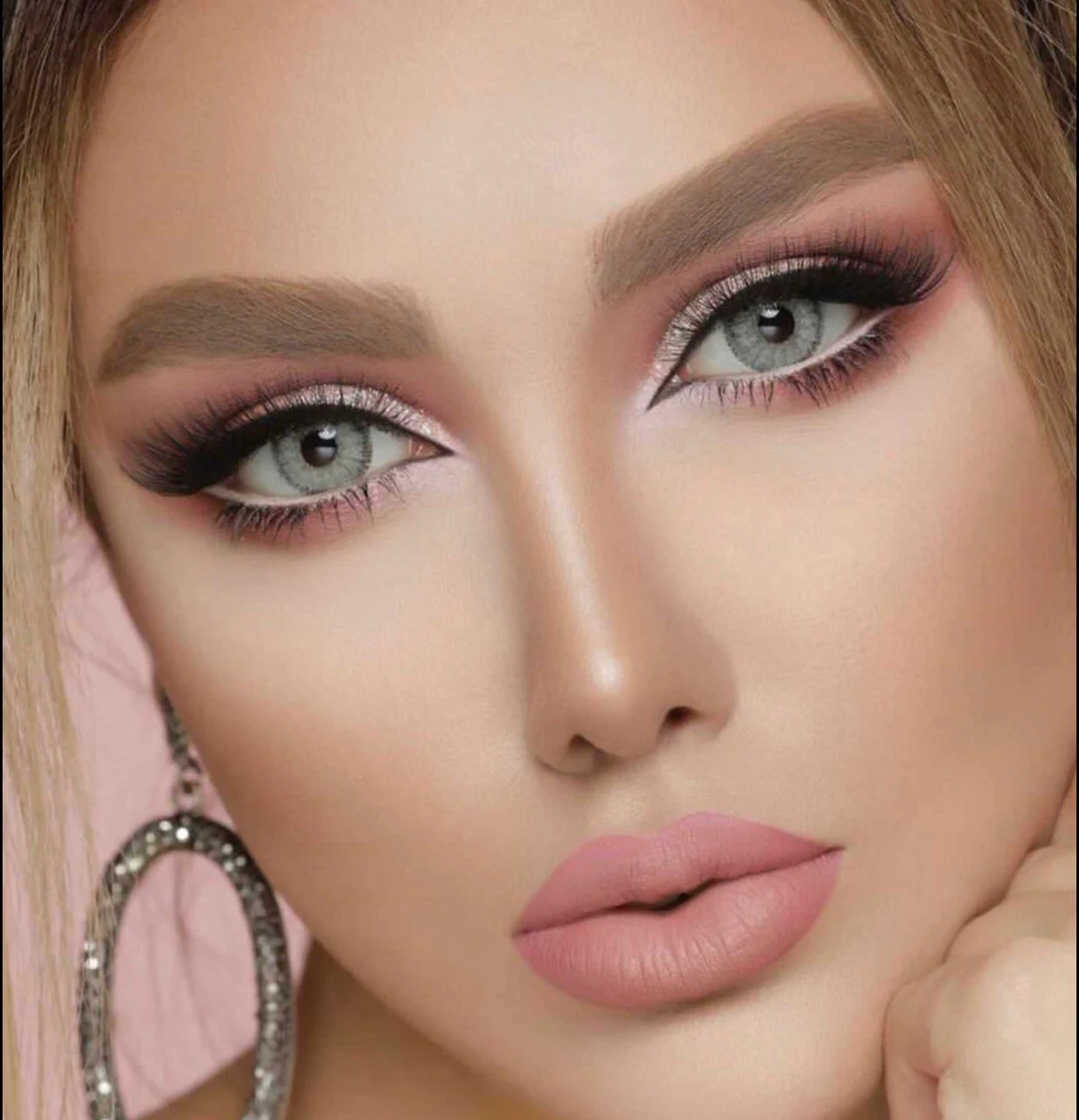 چشمانی جذاب با لنز رنگی ترسا لنا گری
