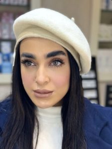 لنز سلنا گلکسی گری با رنگ طوسی متوسط و طبیعی با رگه‌های طبیعی
