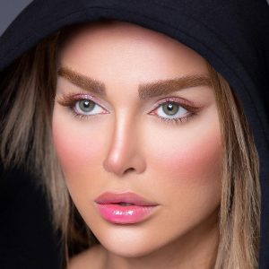 لنز رنگی با رنگ آبی اقیانوسی