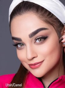 لنز عسلی با رگه‌های کمی طوسی و دور کاملا مشکی