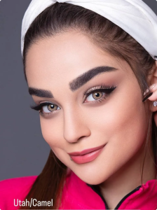 لنز کمل با رنگ عسلی با رگه‌های کمی طوسی و دور کاملا مشکی