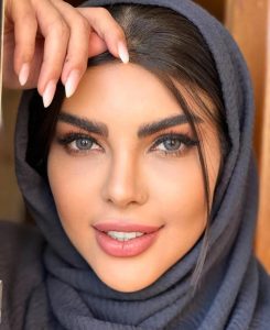لنز رادیکس گری با رنگ طوسی 5 بعدی طبیعی با دور ملایم